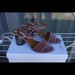 New Heeled sandals &Other stories